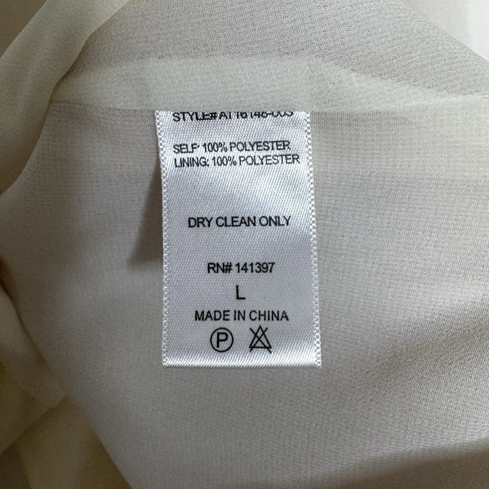 ASTR‎ The Label Women's Blouse White Cream Size L Button Front Puff Sleeves